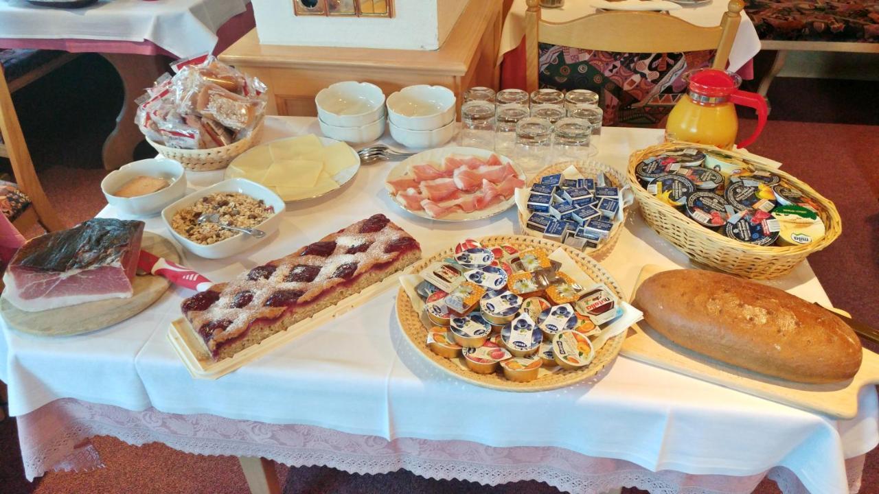 Garni Gabrieli Panzió Corvara In Badia Kültér fotó